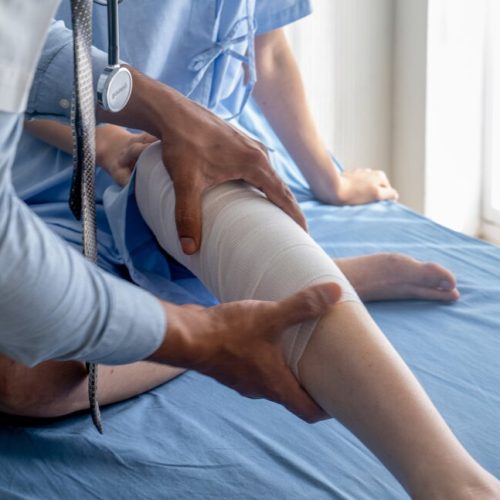 Why Dr. Tarandeep Singh Gill is the Best Knee Doctor in Chandigarh