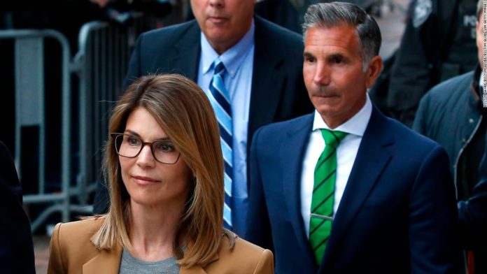 Lori Loughlin and Mossimo Giannulli’s truthful team recordsdata a shuffle to assign off atmosphere a trial date over newly released evidence – CNN