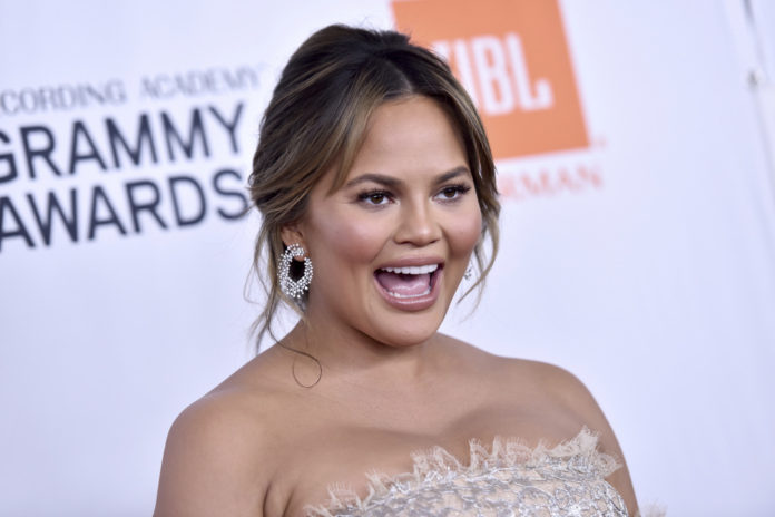 Chrissy Teigen Calls On New York Events To Reinstate Columnist Who Dissed Her – Cleave-off date